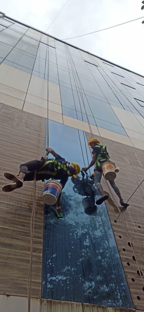 Facade cleaning dubai